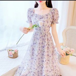 Floral midi dress vintage purple size medium pearl neck lining